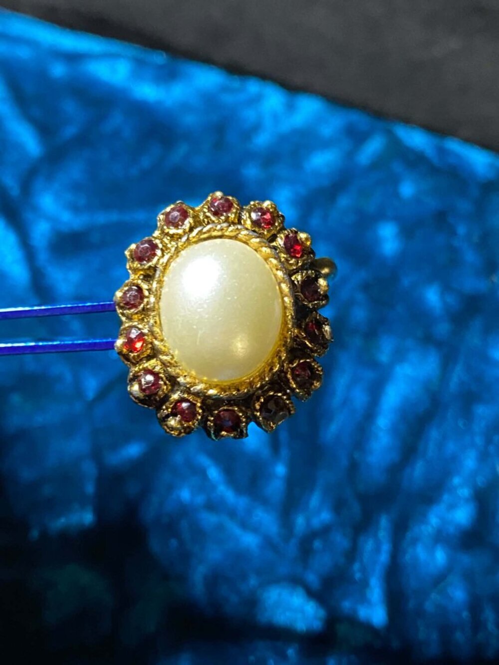 Vintage Rare Vogue Victorian High Fashion Ring Pearl Halo of Deep Red Stones